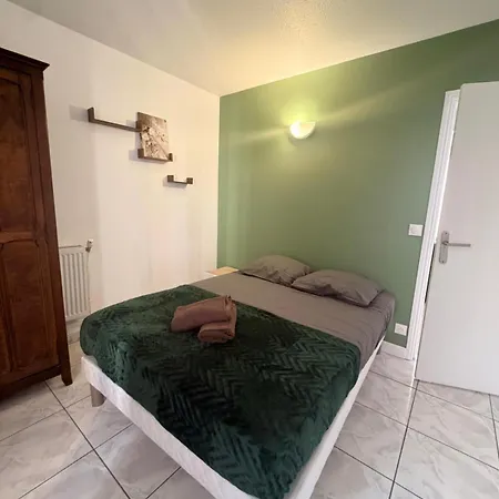 Apartment T4 3 Ideal Pour Familles Et Groupes Face Du Stade De France Canal Et Toutes Commodites Saint-Denis (Seine-Saint-Denis)
